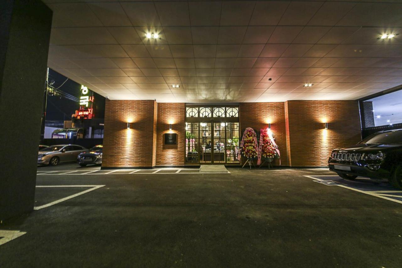 Lerocherrouge Hotel Chuncheon Exteriör bild